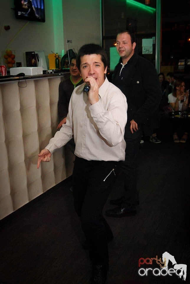 Karaoke Night @ Blondy's Art Café, 