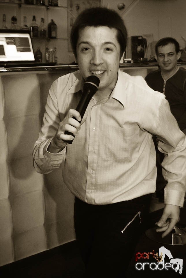 Karaoke Night @ Blondy's Art Café, 