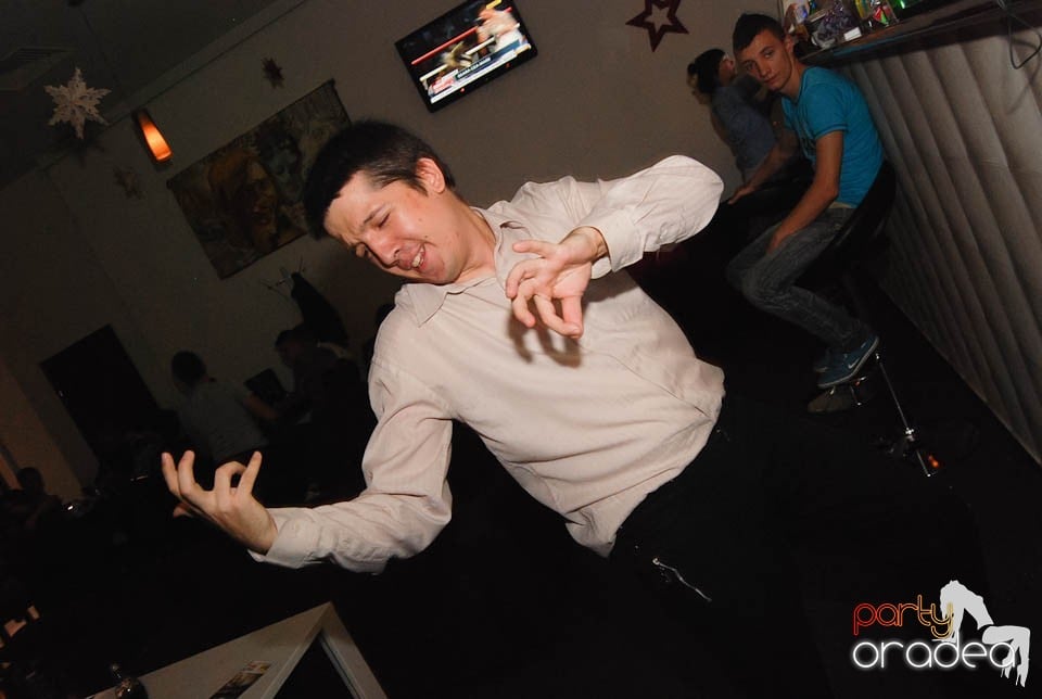 Karaoke Night @ Blondy's Art Café, 