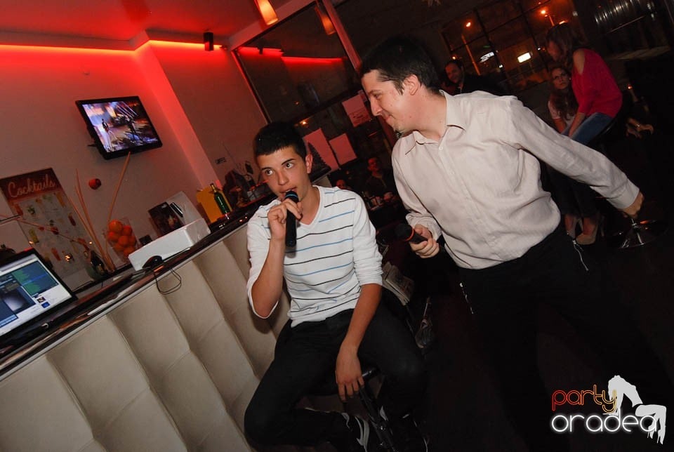 Karaoke Night @ Blondy's Art Café, 