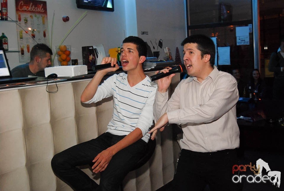 Karaoke Night @ Blondy's Art Café, 