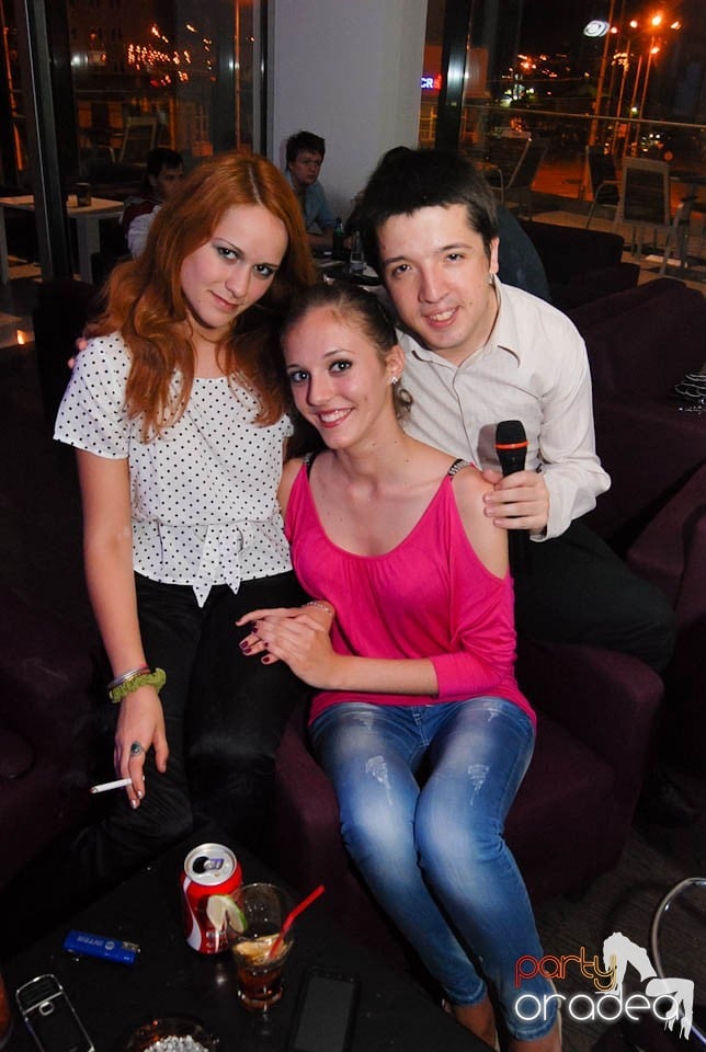 Karaoke Night @ Blondy's Art Café, 