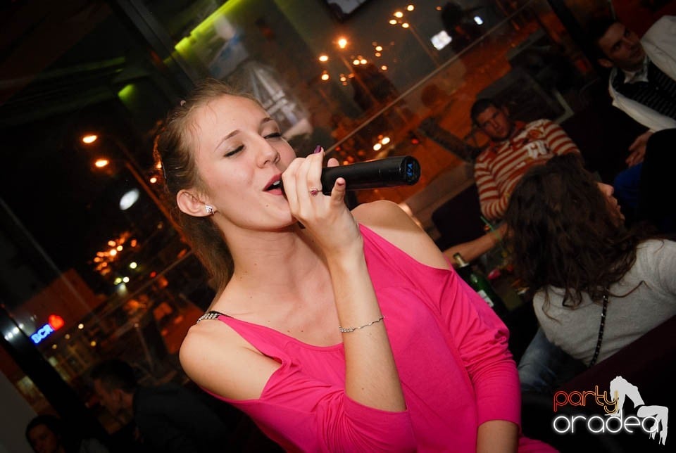 Karaoke Night @ Blondy's Art Café, 