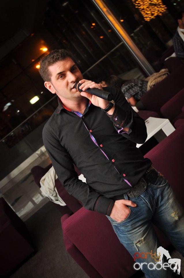 Karaoke Night @ Blondy's Art Café,