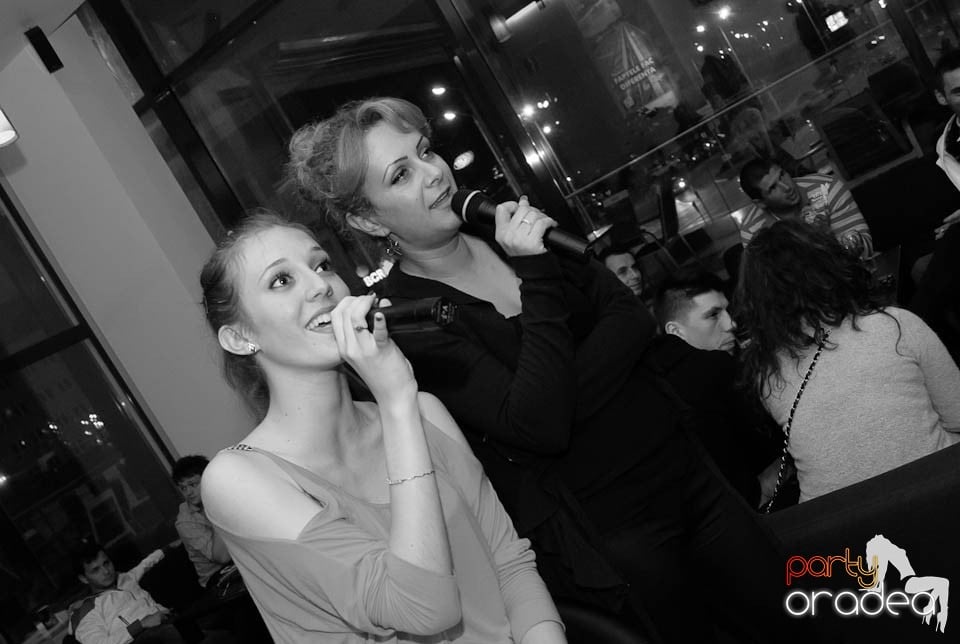 Karaoke Night @ Blondy's Art Café, 