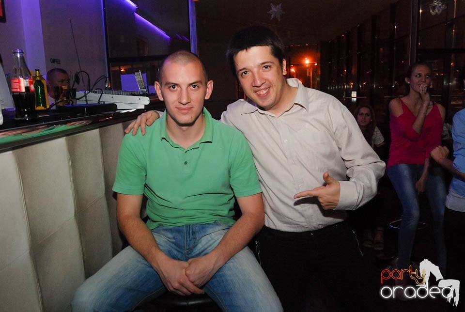 Karaoke Night @ Blondy's Art Café, 