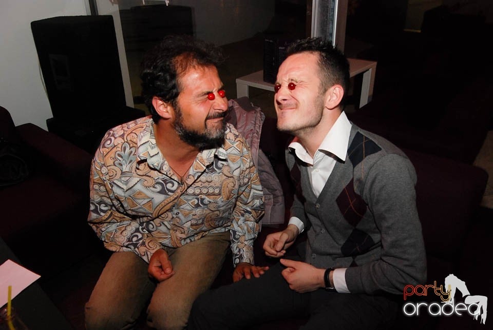 Karaoke Night @ Blondy's Art Café, 