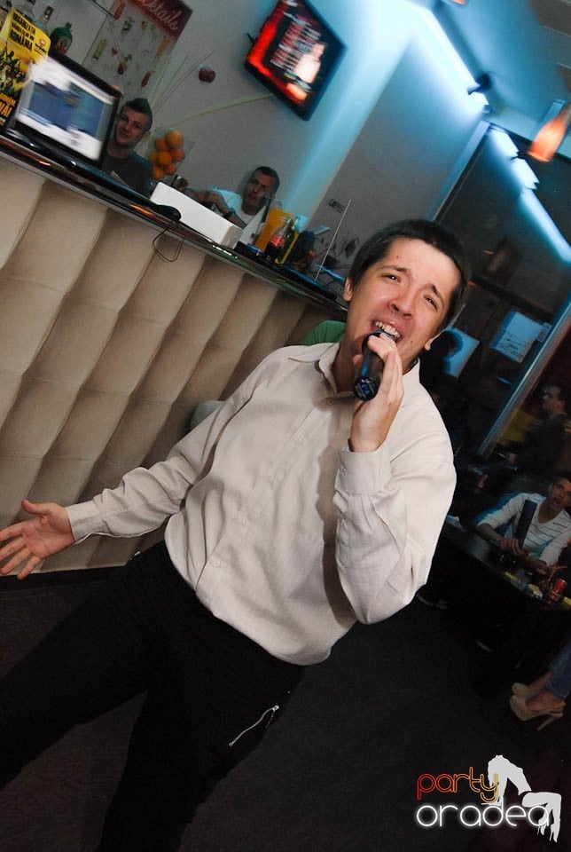 Karaoke Night @ Blondy's Art Café, 