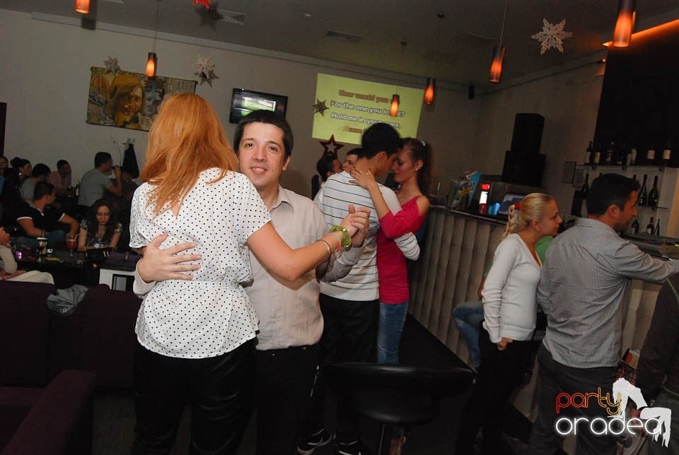 Karaoke Night @ Blondy's Art Café, 