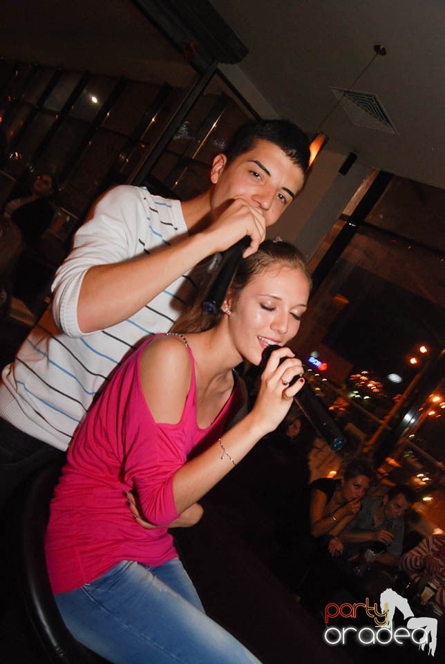 Karaoke Night @ Blondy's Art Café, 