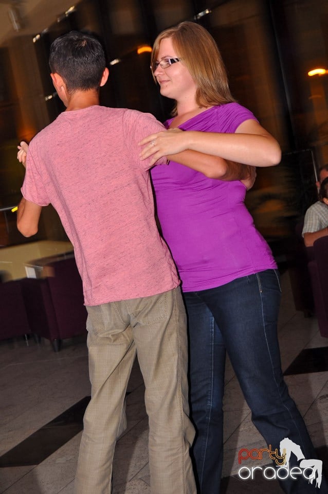 Karaoke Night @ Blondy's Art Café, 