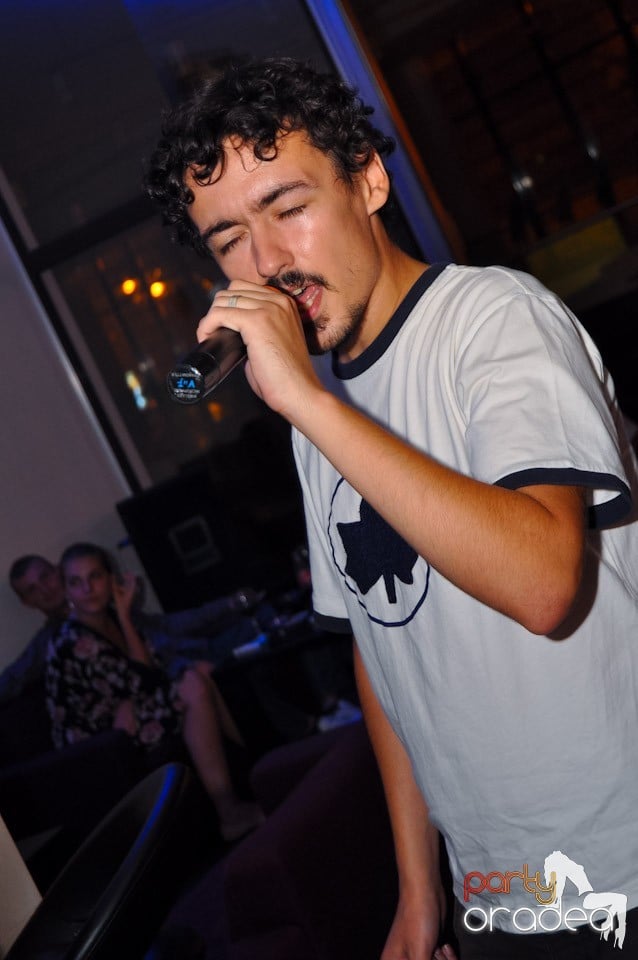 Karaoke Night @ Blondy's Art Café, 