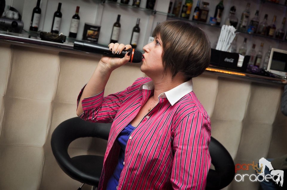 Karaoke Night @ Blondy's Art Café,