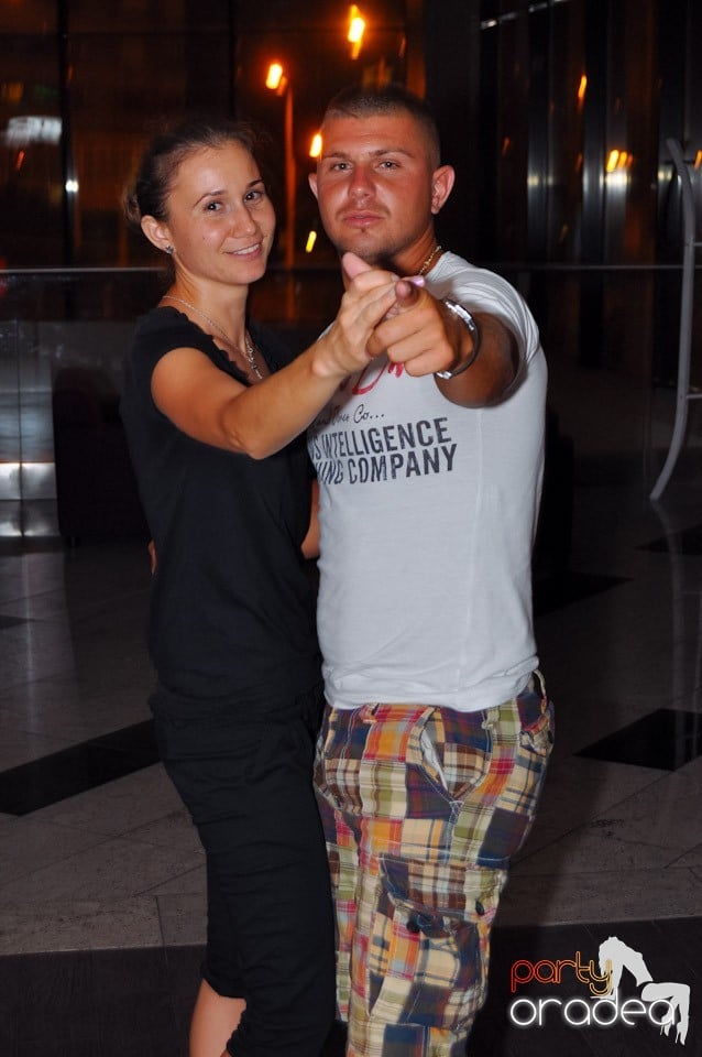 Karaoke Night @ Blondy's Art Café, 