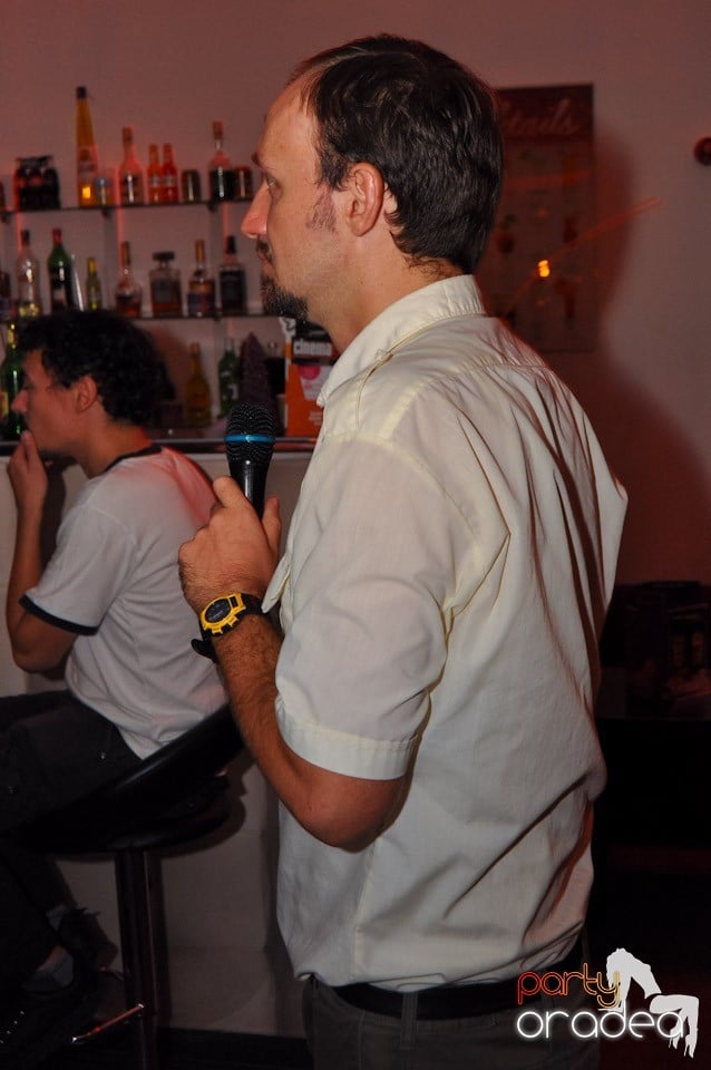 Karaoke Night @ Blondy's Art Café, 