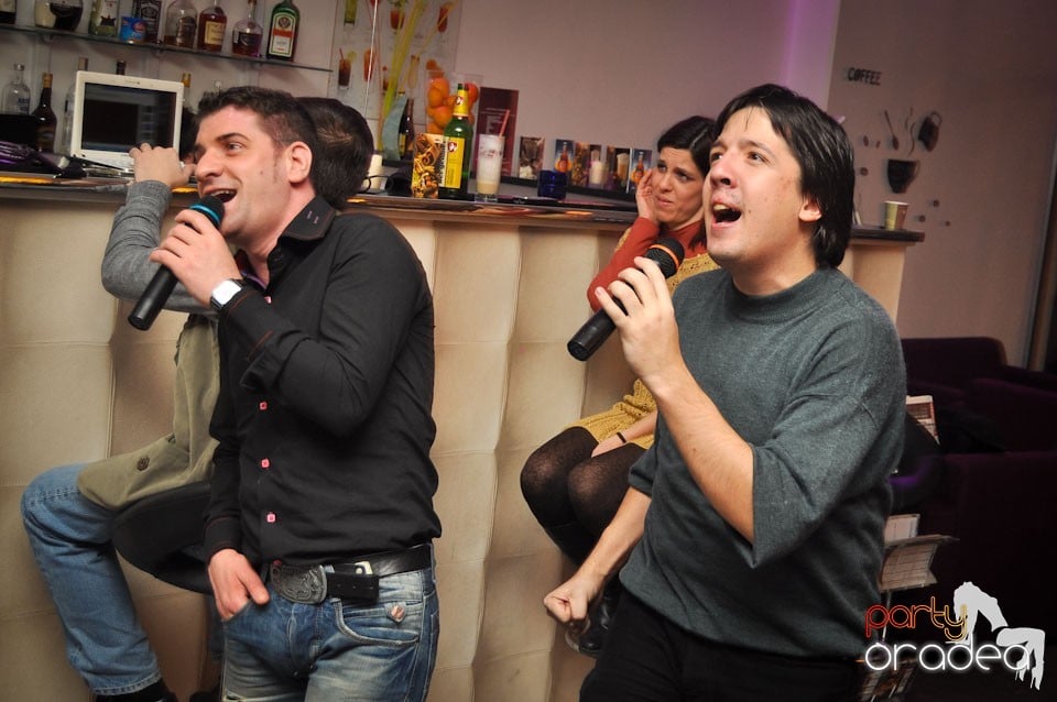 Karaoke Night @ Blondy's Art Café,
