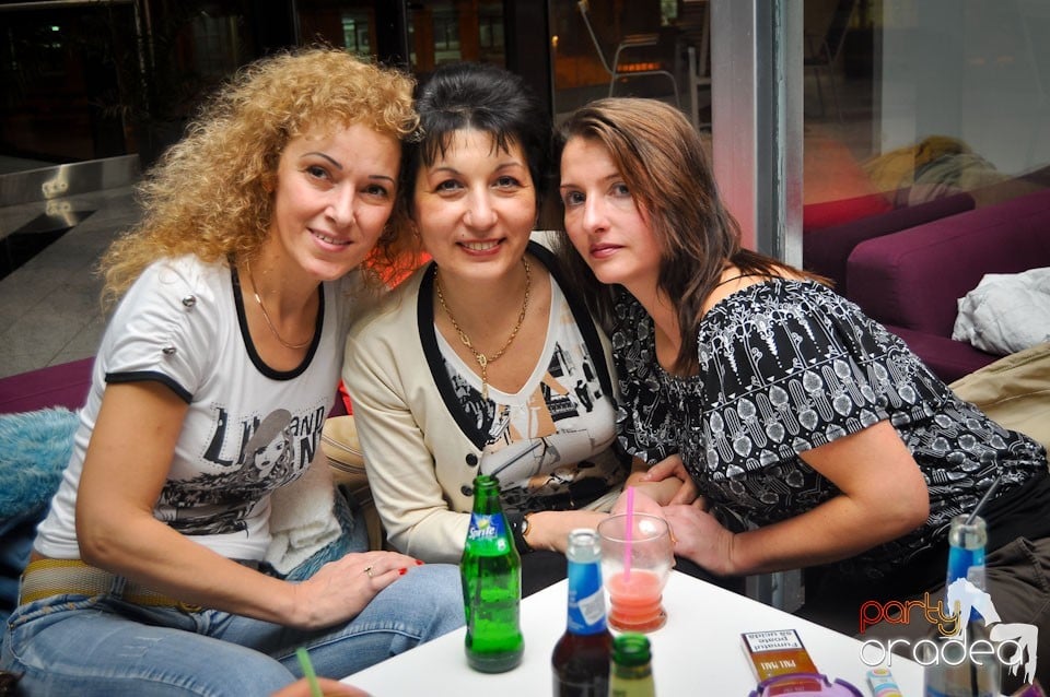 Karaoke Night @ Blondy's Art Café,