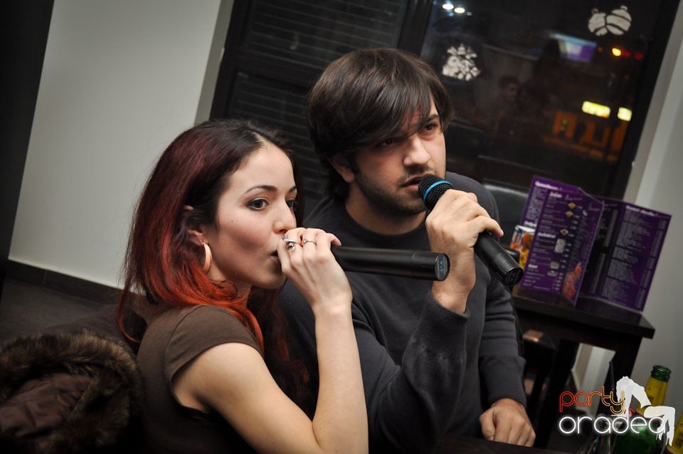 Karaoke Night @ Blondy's Art Café,