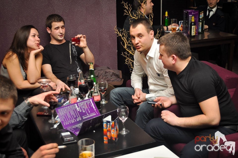 Karaoke Night @ Blondy's Art Café,