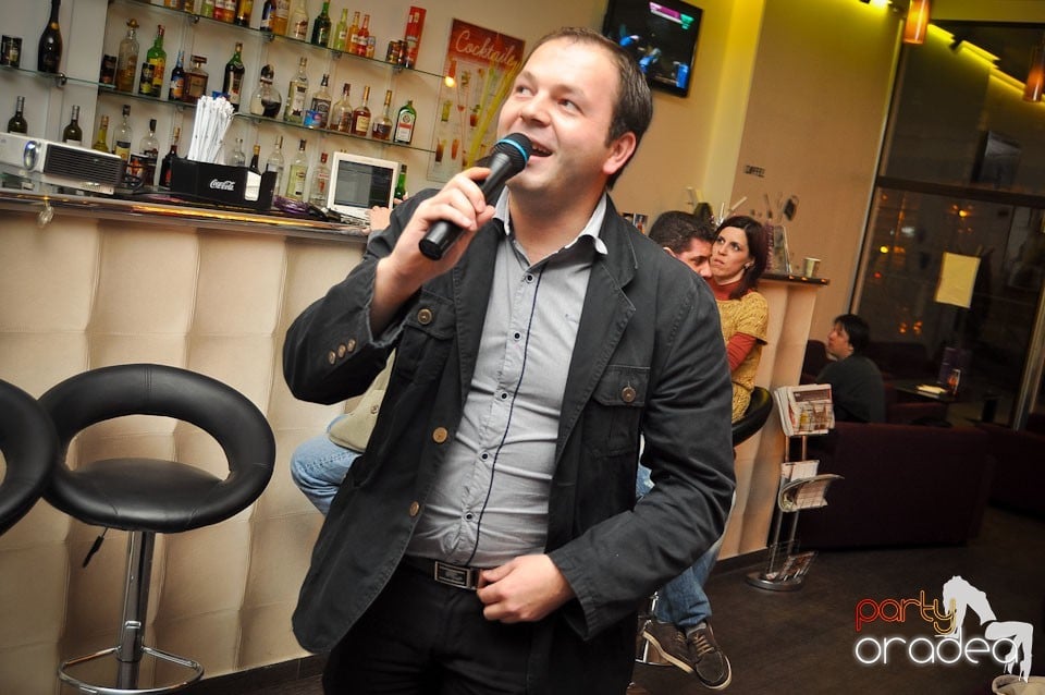 Karaoke Night @ Blondy's Art Café,