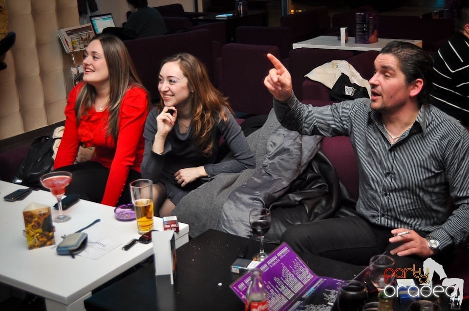Karaoke Night @ Blondy's Art Café,