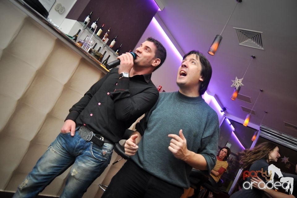 Karaoke Night @ Blondy's Art Café,