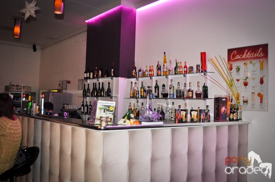 Karaoke Night @ Blondy's Art Café,