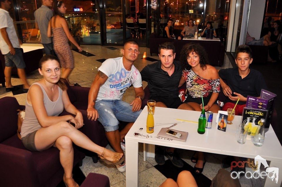 Karaoke Night @ Blondy's, 