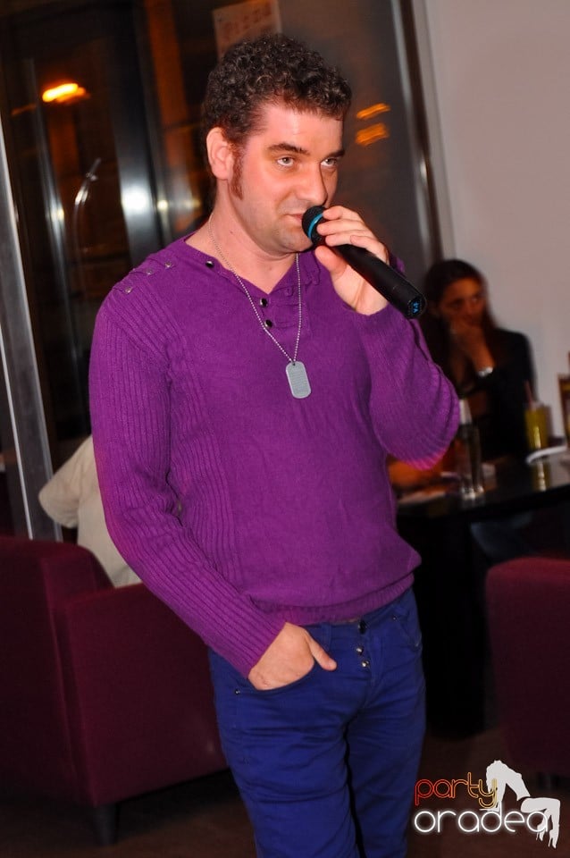 Karaoke Night @ Blondy's, 