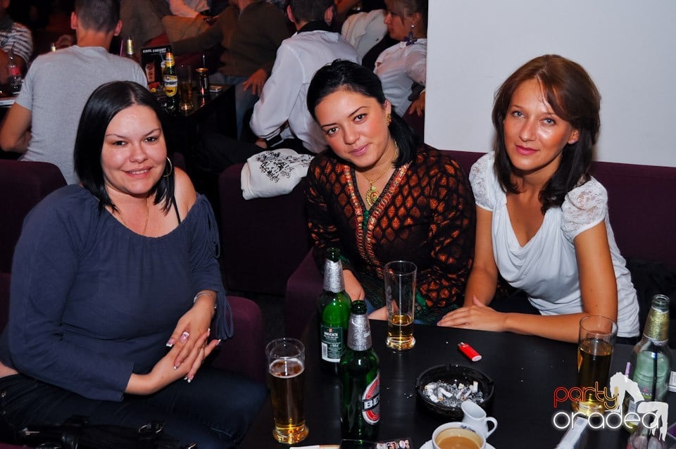 Karaoke Night @ Blondy's, 