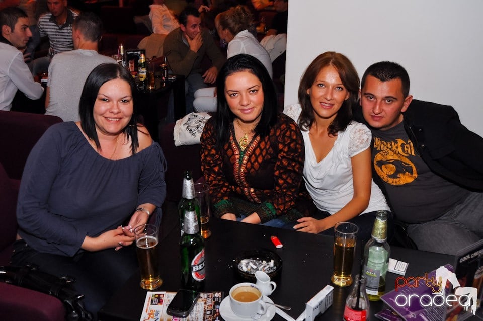 Karaoke Night @ Blondy's, 