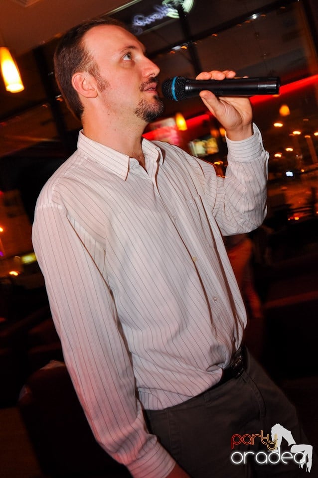 Karaoke Night @ Blondy's, 