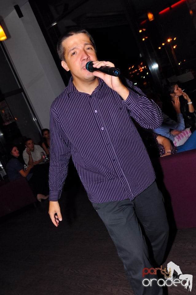 Karaoke Night @ Blondy's, 