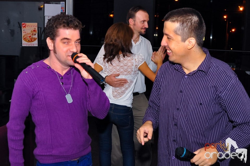 Karaoke Night @ Blondy's, 