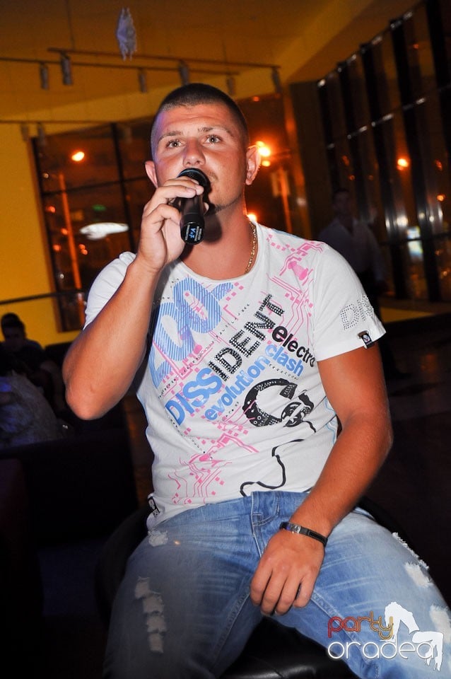 Karaoke Night @ Blondy's, 