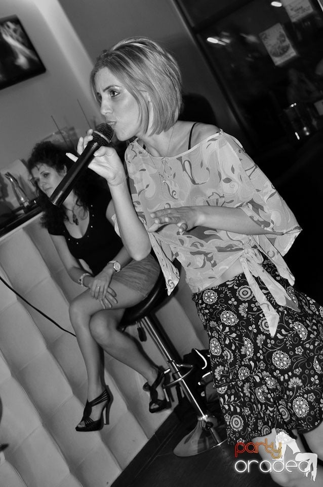 Karaoke Night @ Blondy's, 