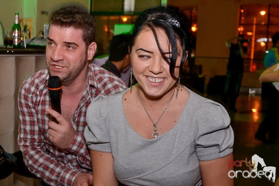 Karaoke Night în Blondy's Art Café, 