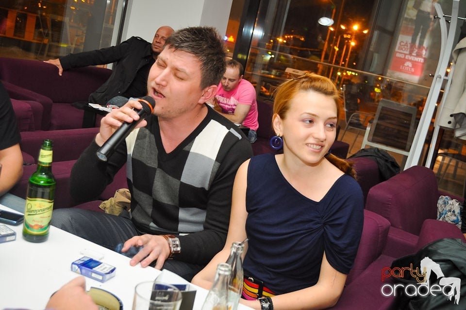 Karaoke Night în Blondy's Art Café, 
