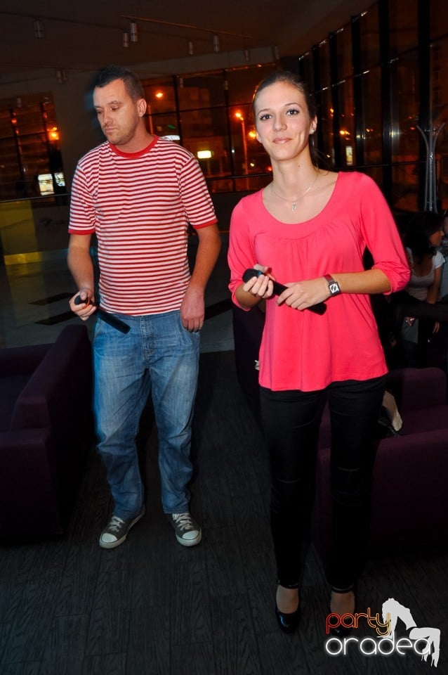 Karaoke Night în Blondy's Art Café, 