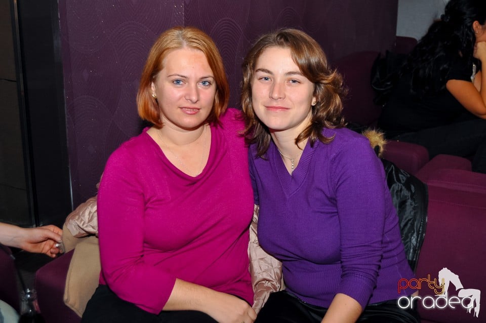 Karaoke Night în Blondy's Art Café, 