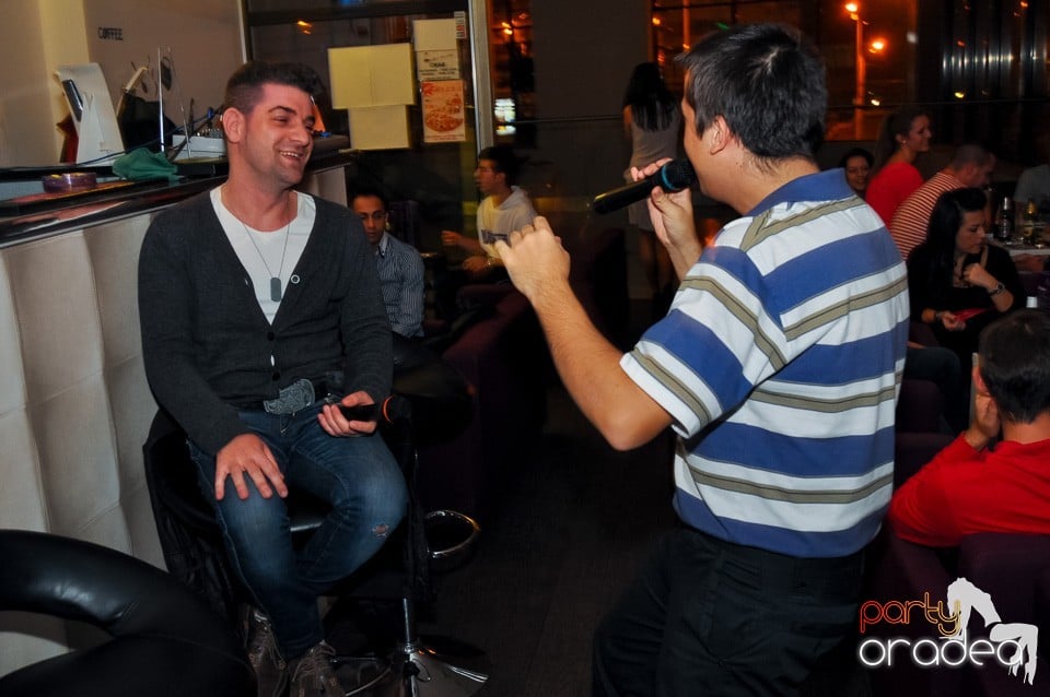 Karaoke Night în Blondy's Art Café, 