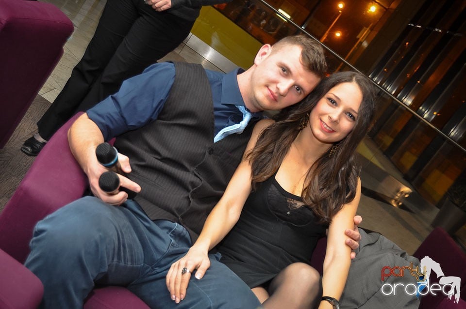 Karaoke Night în Blondy's Art Café, 