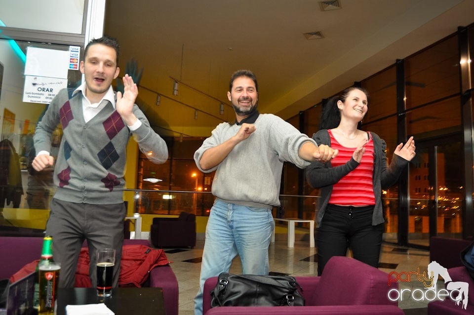 Karaoke Night în Blondy's Art Café, 