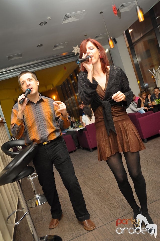 Karaoke Night în Blondy's Art Café, 