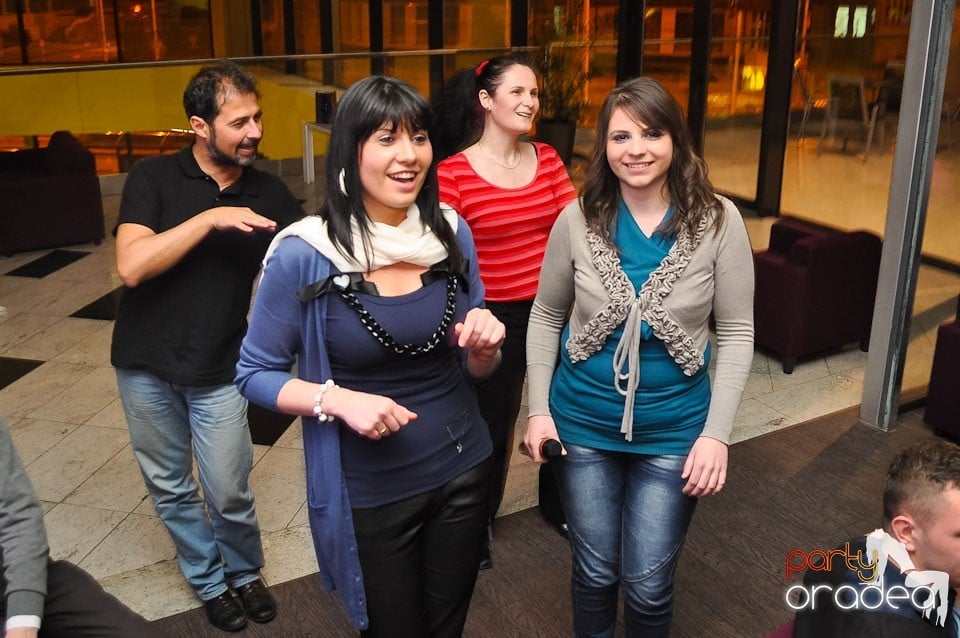 Karaoke Night în Blondy's Art Café, 