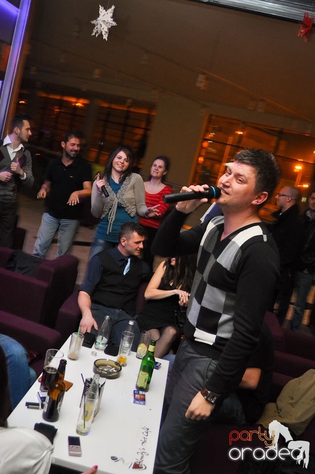 Karaoke Night în Blondy's Art Café, 