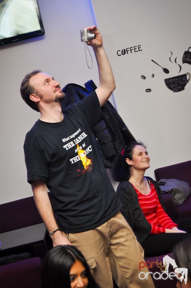 Karaoke Night în Blondy's Art Café, 