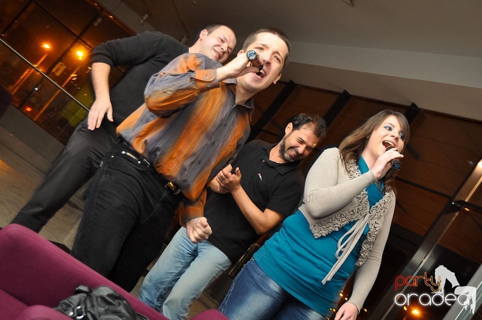 Karaoke Night în Blondy's Art Café, 