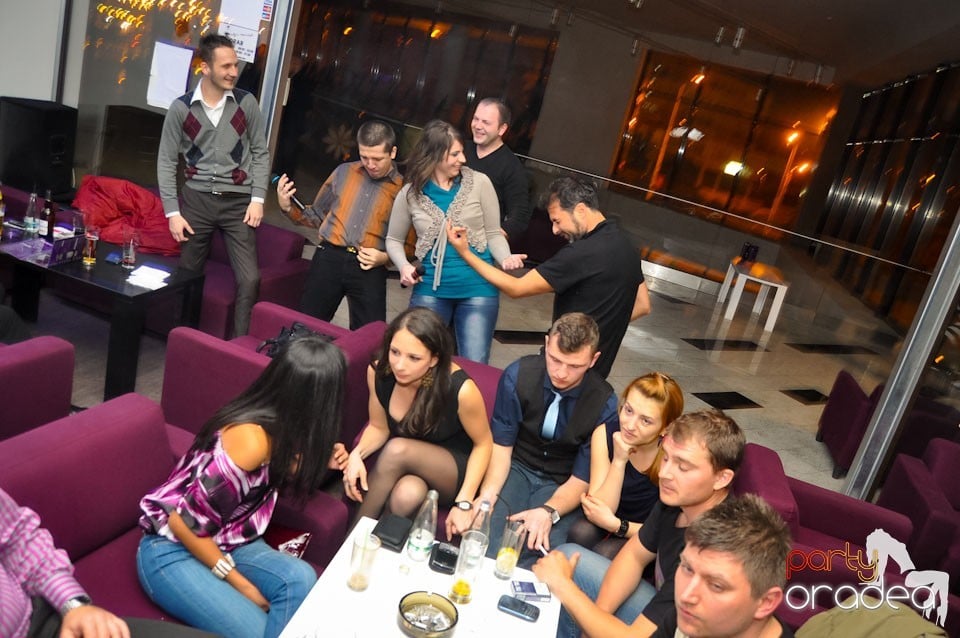 Karaoke Night în Blondy's Art Café, 