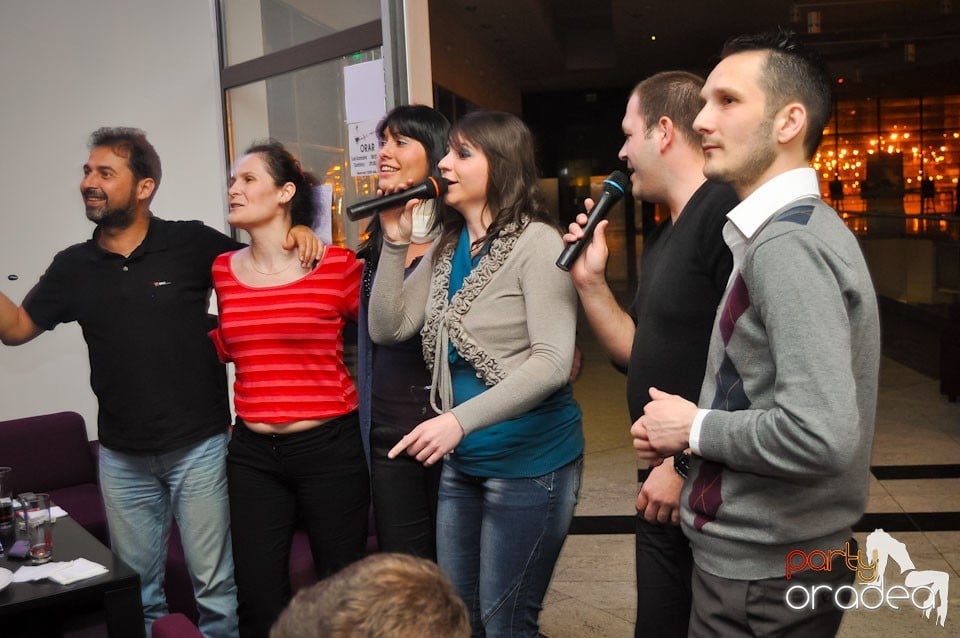 Karaoke Night în Blondy's Art Café, 